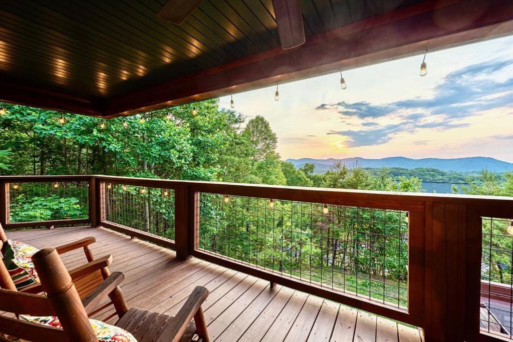 Panorama Mountain View Cabin, Less Than 10 Miles From Gatlinburg And Dollywood, Dog Friendly, 6 Bedrooms Sleeps 17, Fire Pit, Hottub, Washer Dryer, Fully Loaded Kitchen, Gameroom With A Tv, Pool Table, Arcade, Air Hockey, And Foosball セバービル エクステリア 写真