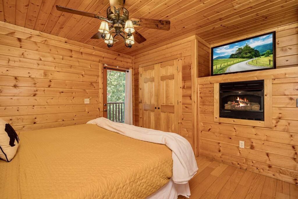 Panorama Mountain View Cabin, Less Than 10 Miles From Gatlinburg And Dollywood, Dog Friendly, 6 Bedrooms Sleeps 17, Fire Pit, Hottub, Washer Dryer, Fully Loaded Kitchen, Gameroom With A Tv, Pool Table, Arcade, Air Hockey, And Foosball セバービル エクステリア 写真