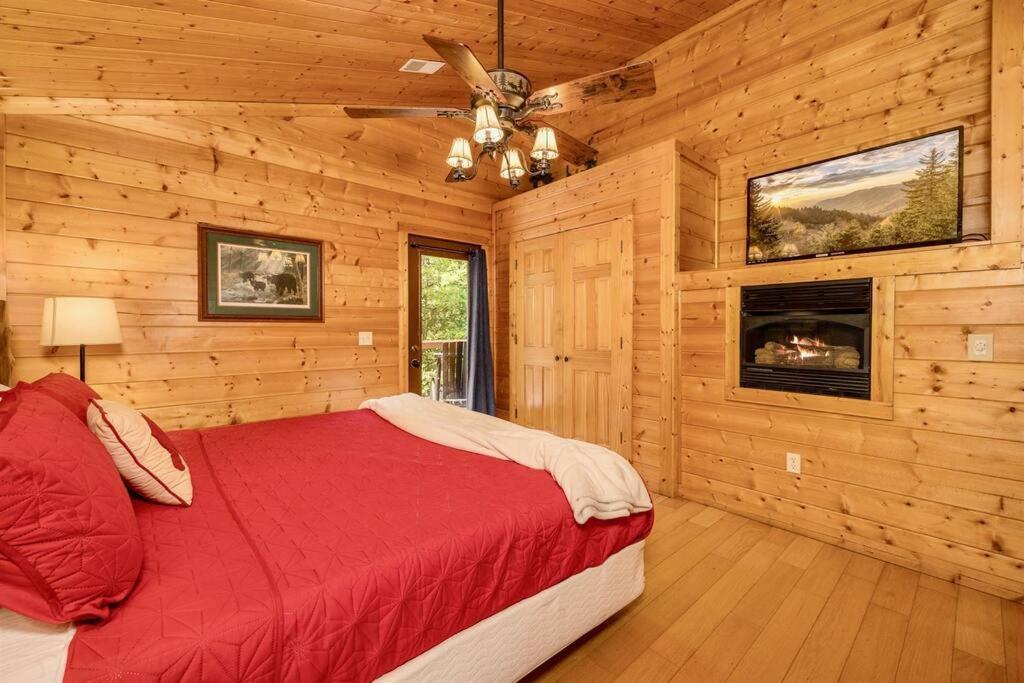 Panorama Mountain View Cabin, Less Than 10 Miles From Gatlinburg And Dollywood, Dog Friendly, 6 Bedrooms Sleeps 17, Fire Pit, Hottub, Washer Dryer, Fully Loaded Kitchen, Gameroom With A Tv, Pool Table, Arcade, Air Hockey, And Foosball セバービル エクステリア 写真