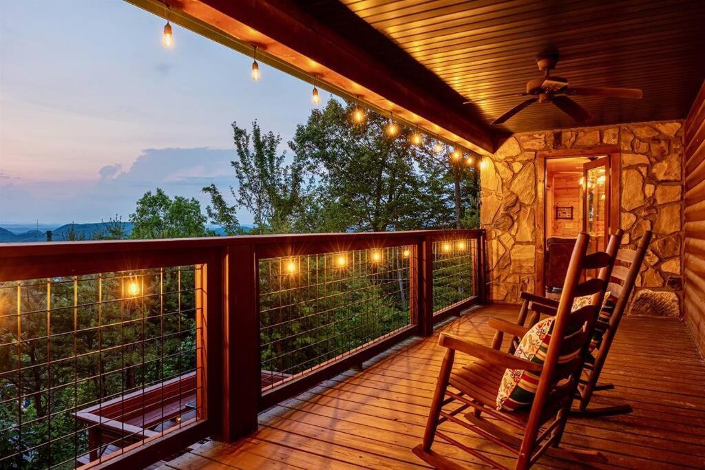 Panorama Mountain View Cabin, Less Than 10 Miles From Gatlinburg And Dollywood, Dog Friendly, 6 Bedrooms Sleeps 17, Fire Pit, Hottub, Washer Dryer, Fully Loaded Kitchen, Gameroom With A Tv, Pool Table, Arcade, Air Hockey, And Foosball セバービル エクステリア 写真